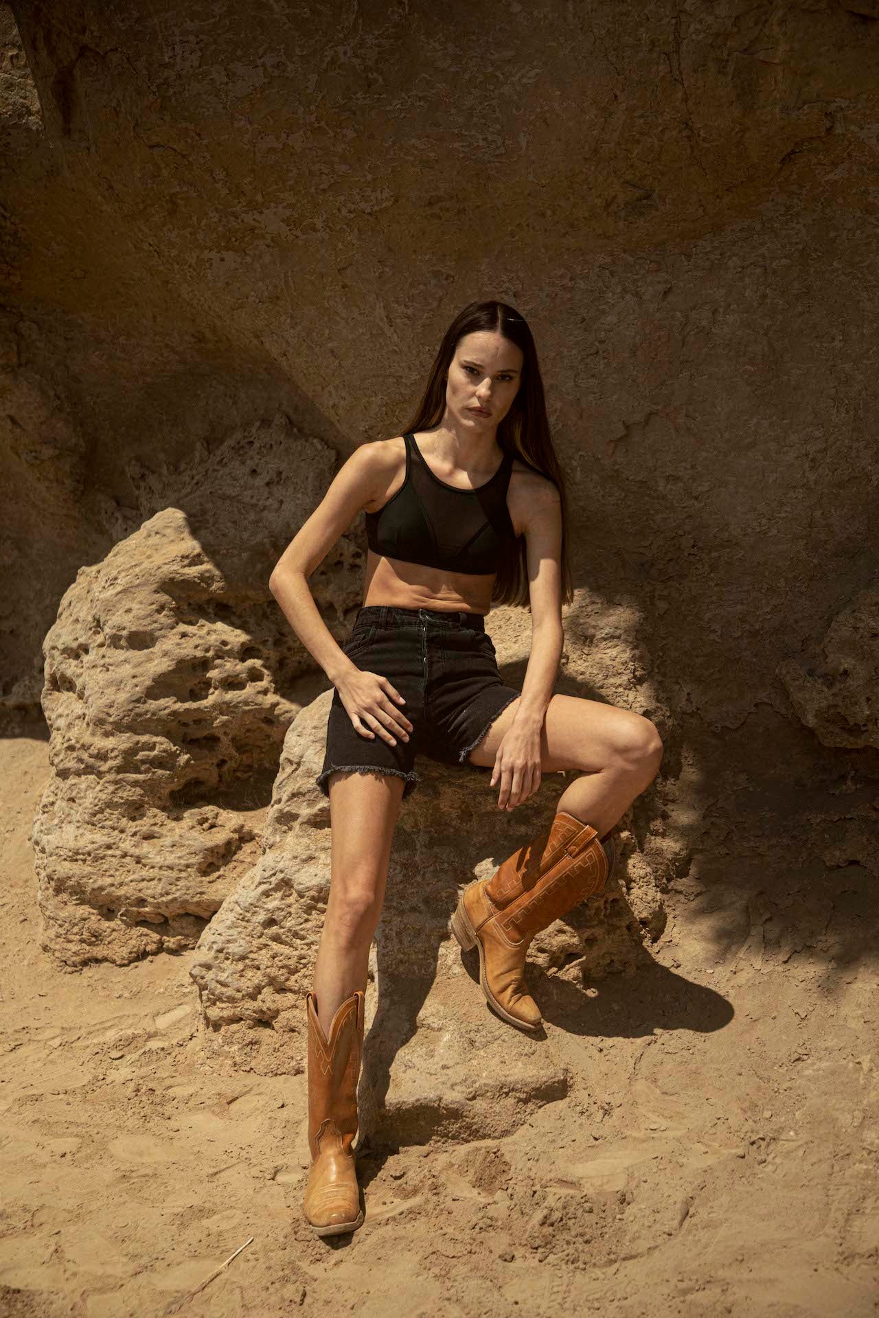 EMI BLACK SHORT