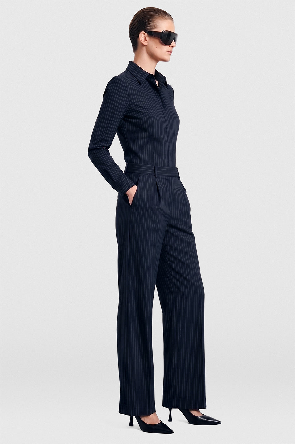 Pantalón Victoria, azul marino con rayas delgadas