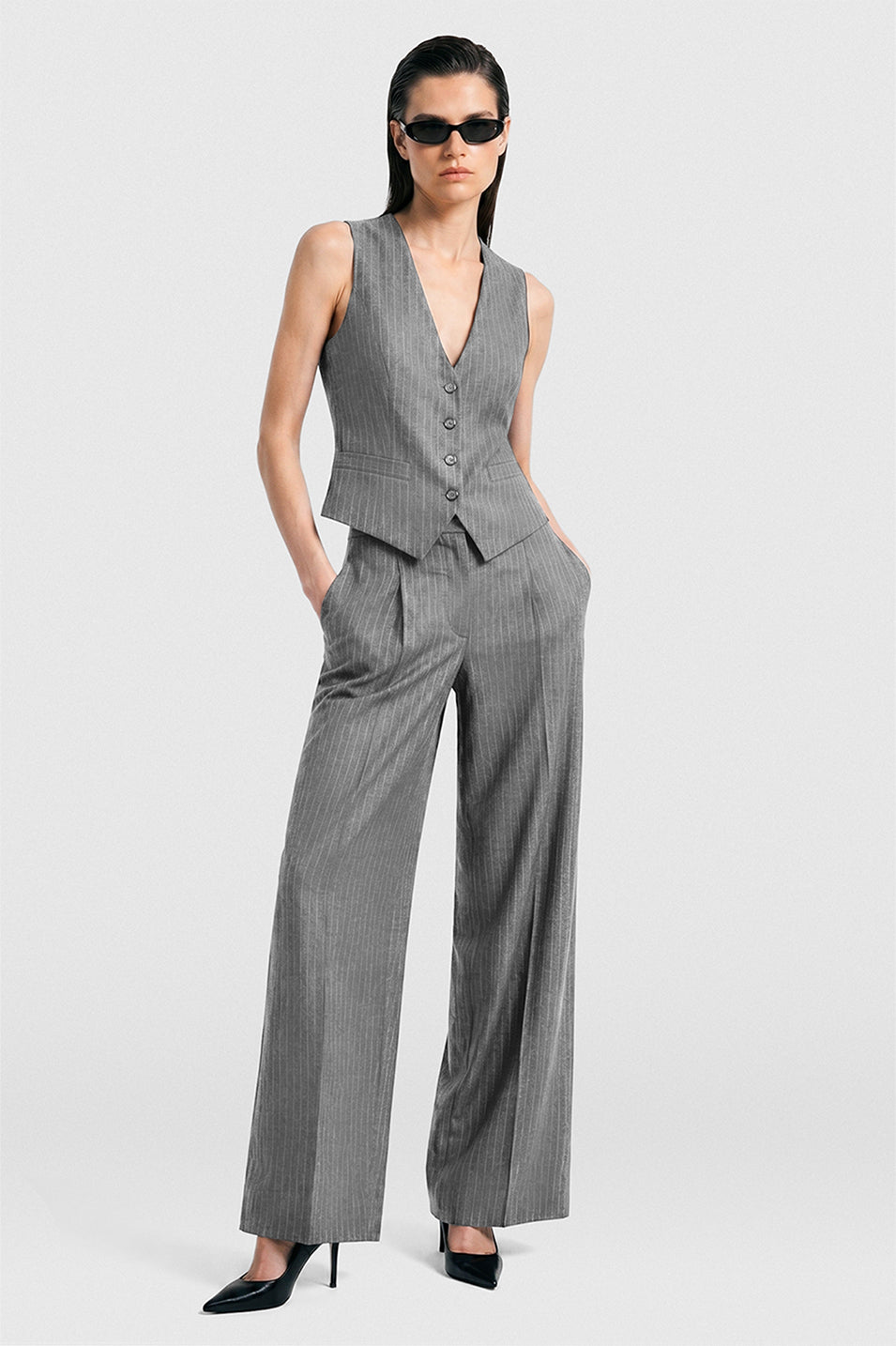 Pantalón Victoria, gris con rayas delgadas