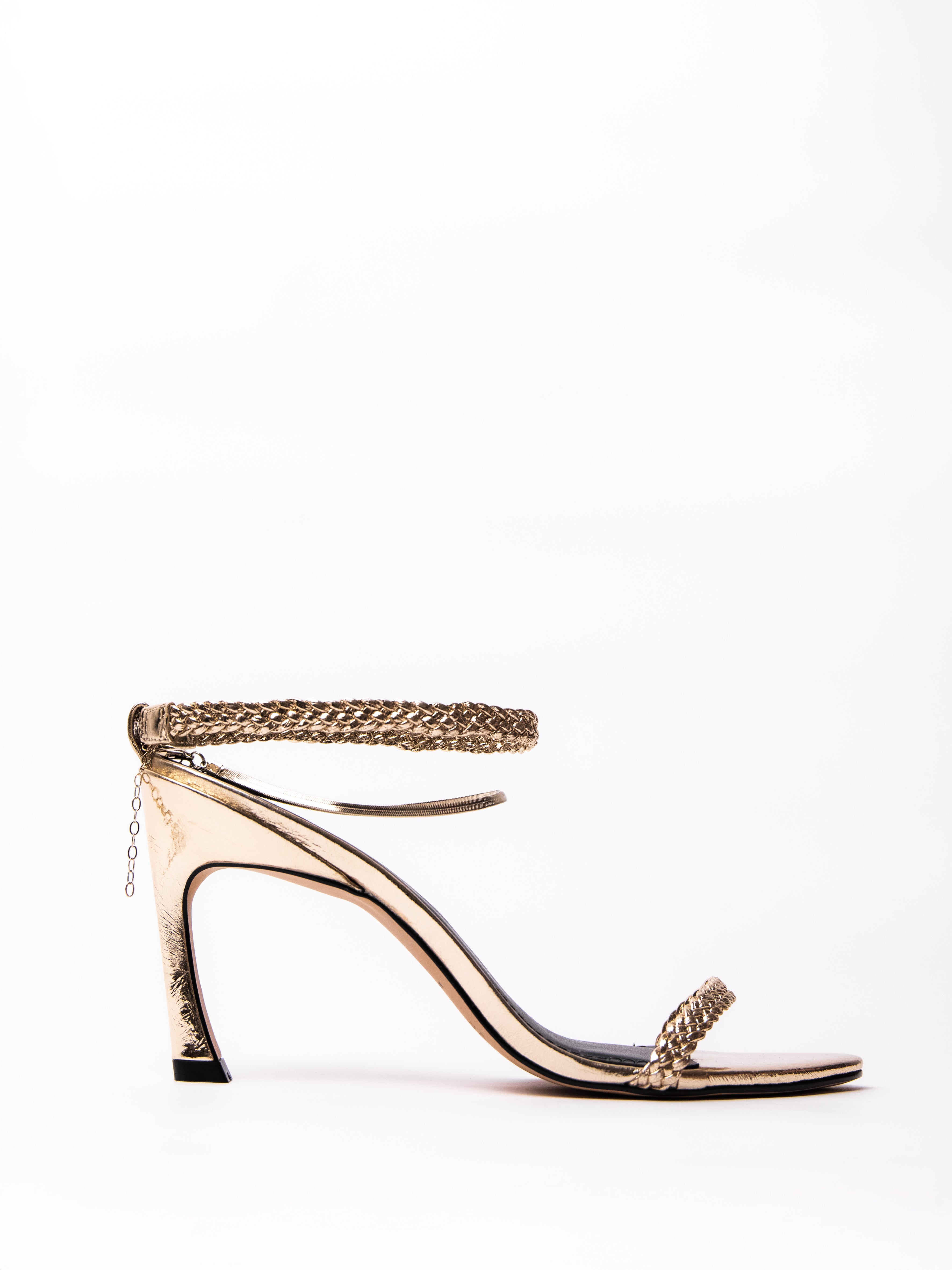 Zapato Chloe Cuero Dorado