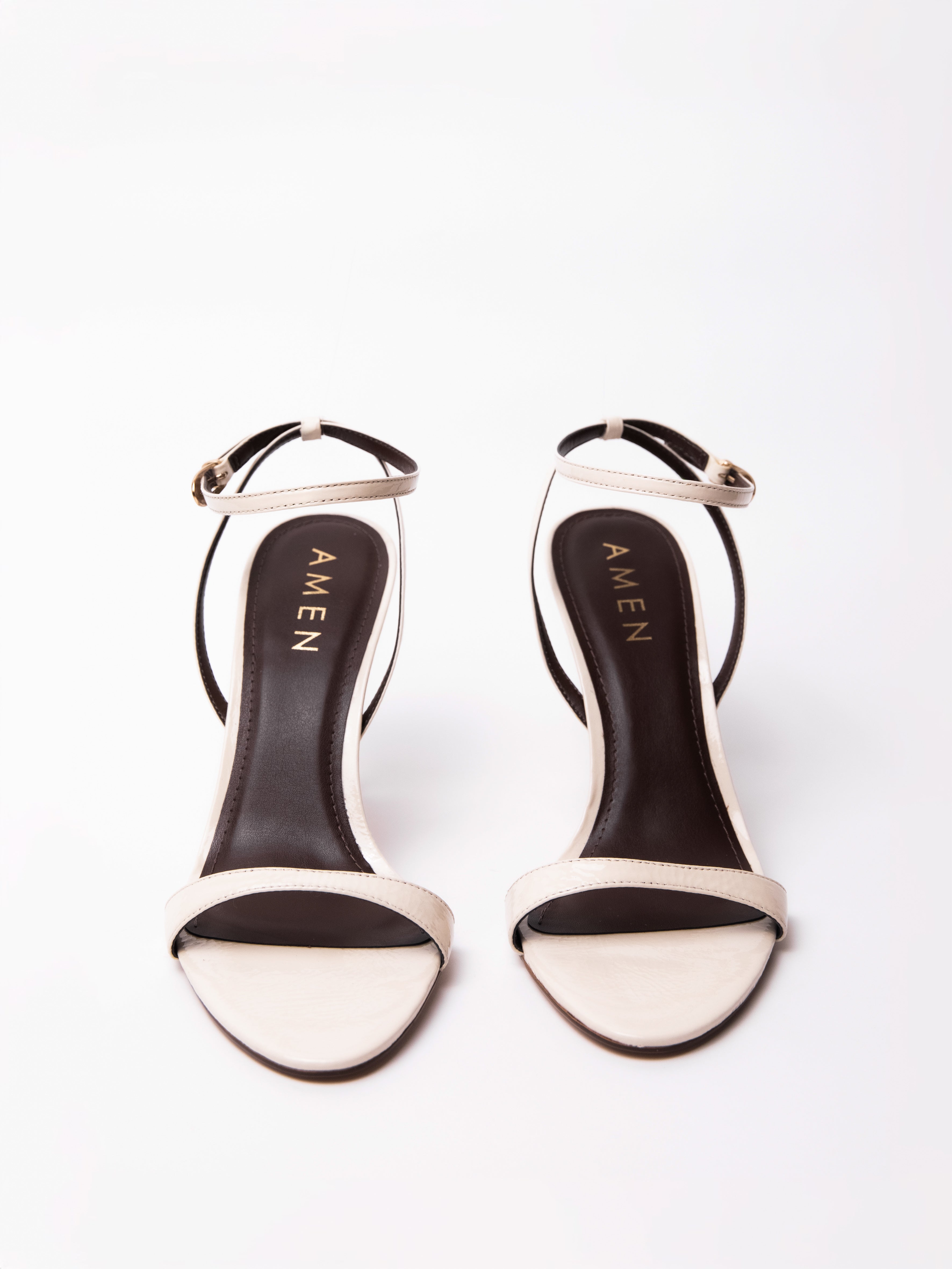 Zapato Anais Cuero Acharolado Mantequilla