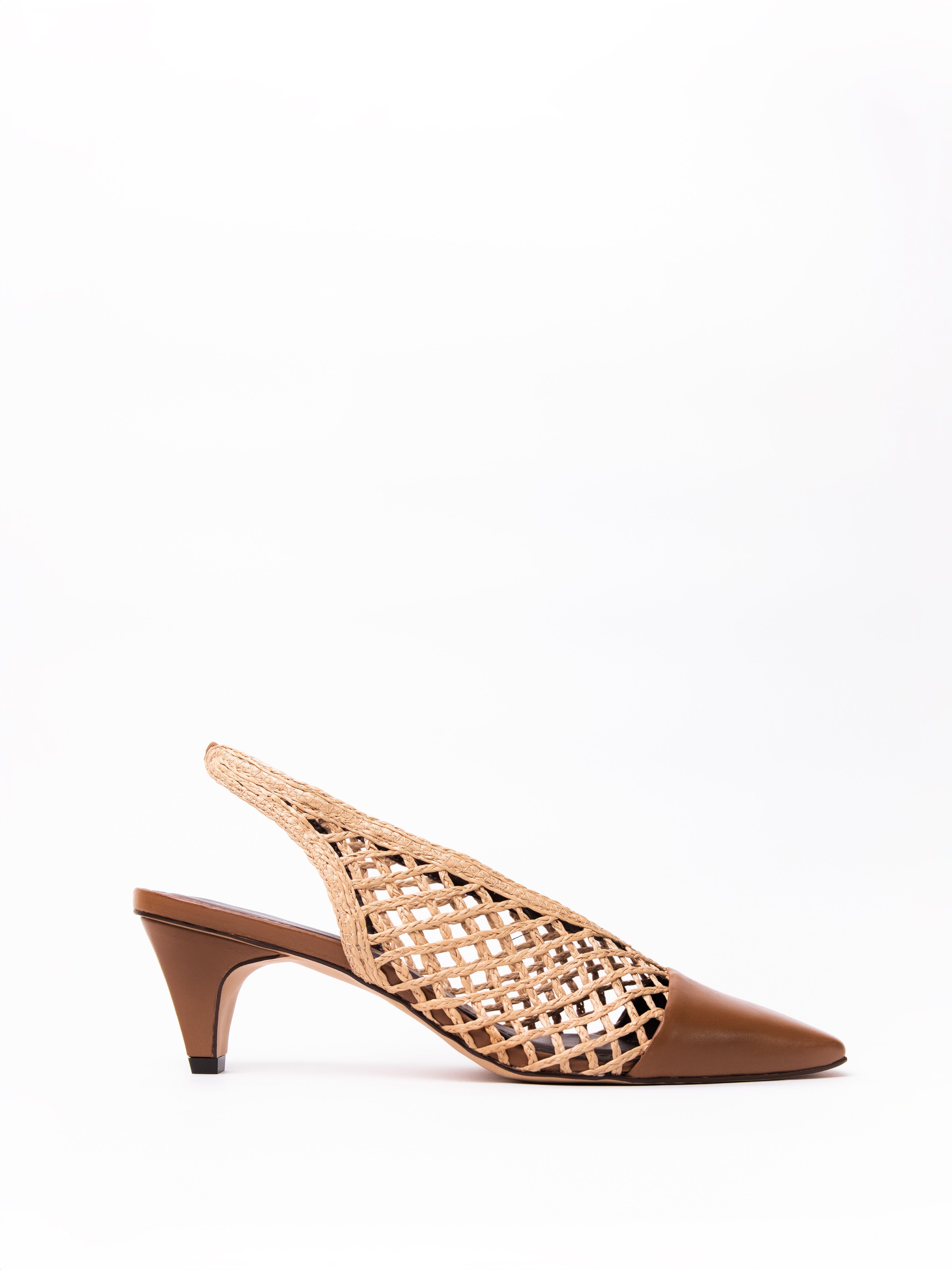 Zapato Agathe Cuero Trenzado Caramelo