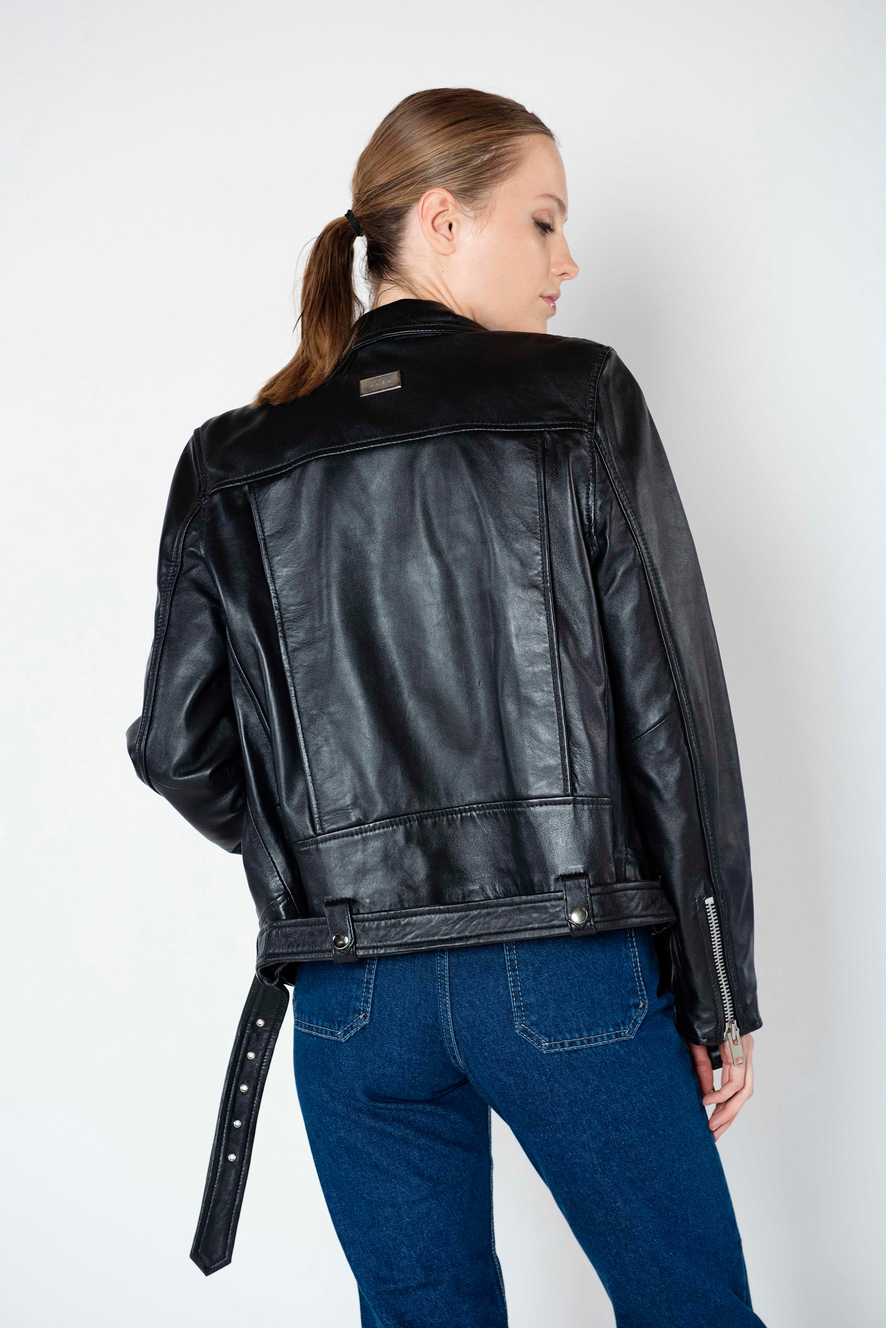 BLACK MOMOKA JACKET